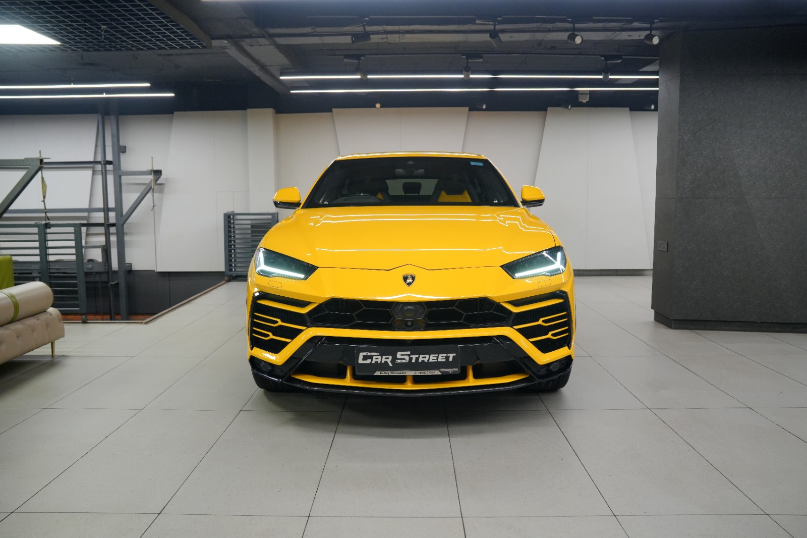 Lamborghini Urus V8